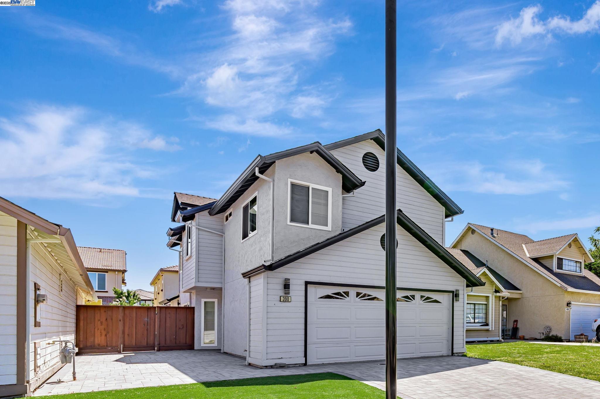 Detail Gallery Image 3 of 30 For 390 Grovewood Ln, Brentwood,  CA 94513 - 3 Beds | 3 Baths