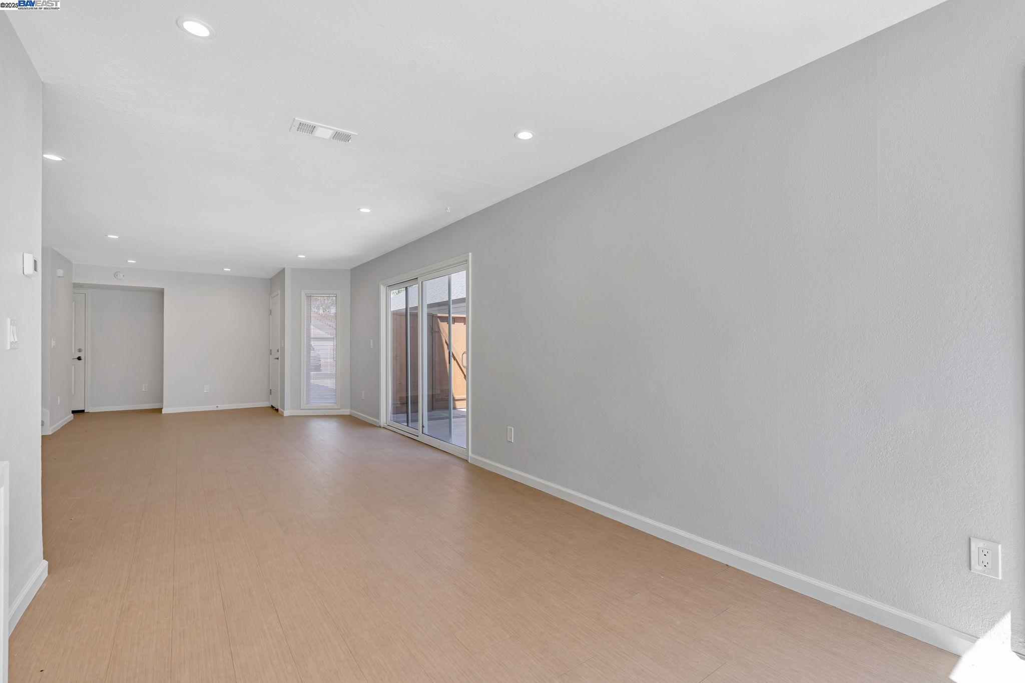 Detail Gallery Image 8 of 30 For 390 Grovewood Ln, Brentwood,  CA 94513 - 3 Beds | 3 Baths