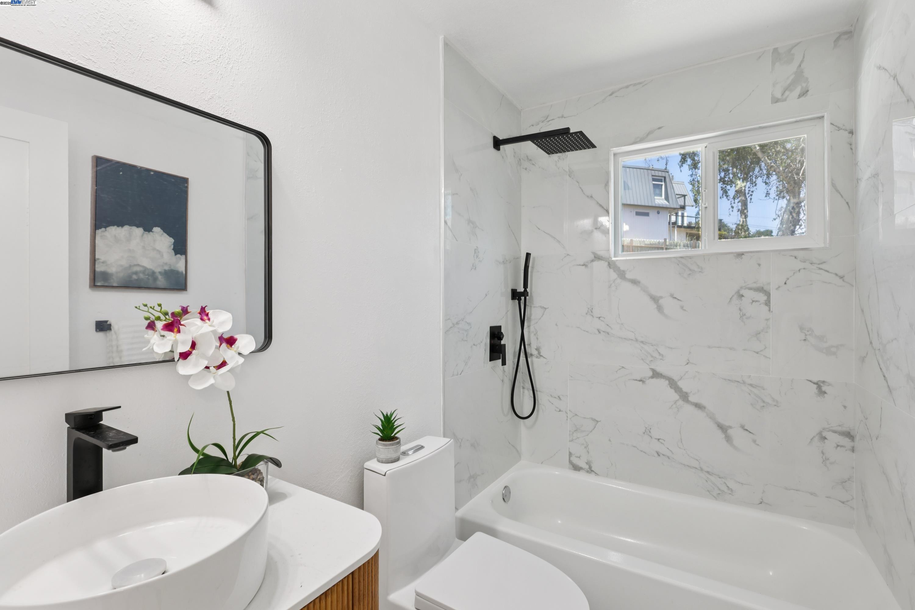 Detail Gallery Image 11 of 23 For 1218 Lattie Ln, Mill Valley,  CA 94941 - 4 Beds | 2 Baths
