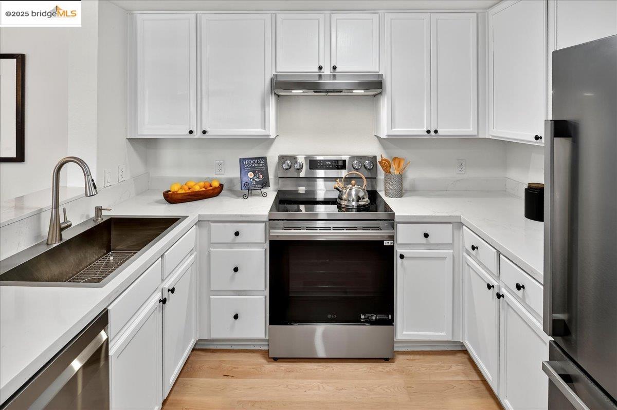Detail Gallery Image 12 of 36 For 555 10th St #113,  Oakland,  CA 94607 - 3 Beds | 2 Baths