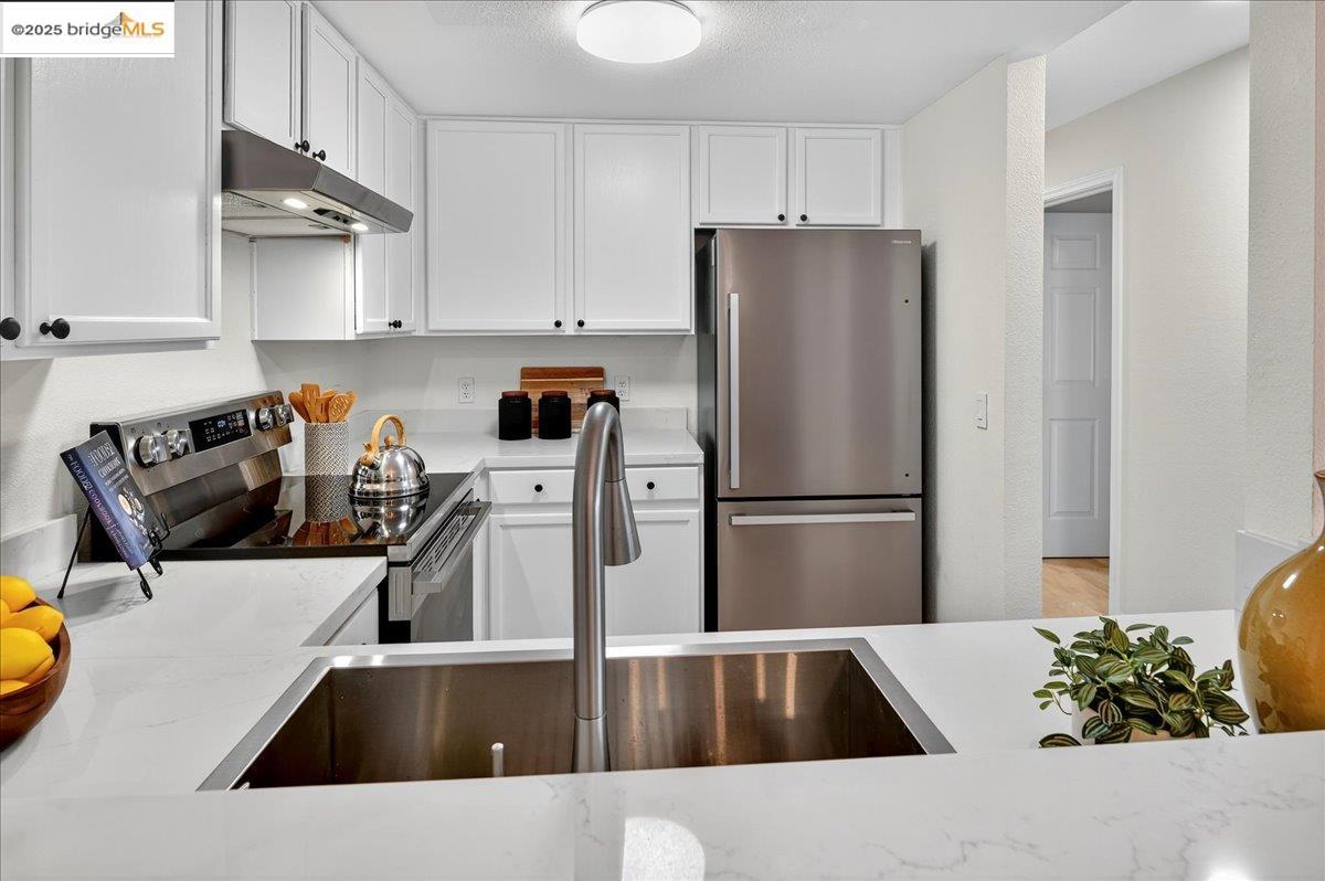 Detail Gallery Image 14 of 36 For 555 10th St #113,  Oakland,  CA 94607 - 3 Beds | 2 Baths