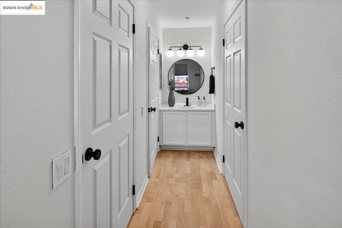 Detail Gallery Image 24 of 36 For 555 10th St #113,  Oakland,  CA 94607 - 3 Beds | 2 Baths