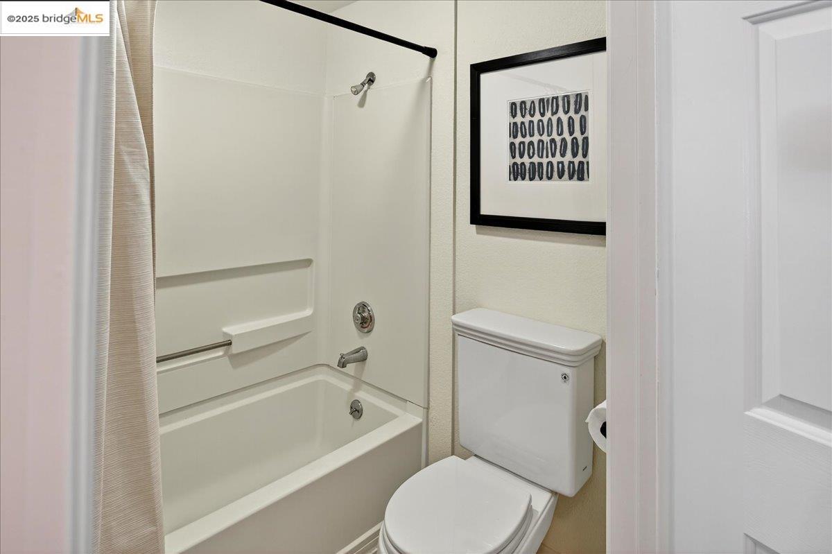 Detail Gallery Image 25 of 36 For 555 10th St #113,  Oakland,  CA 94607 - 3 Beds | 2 Baths