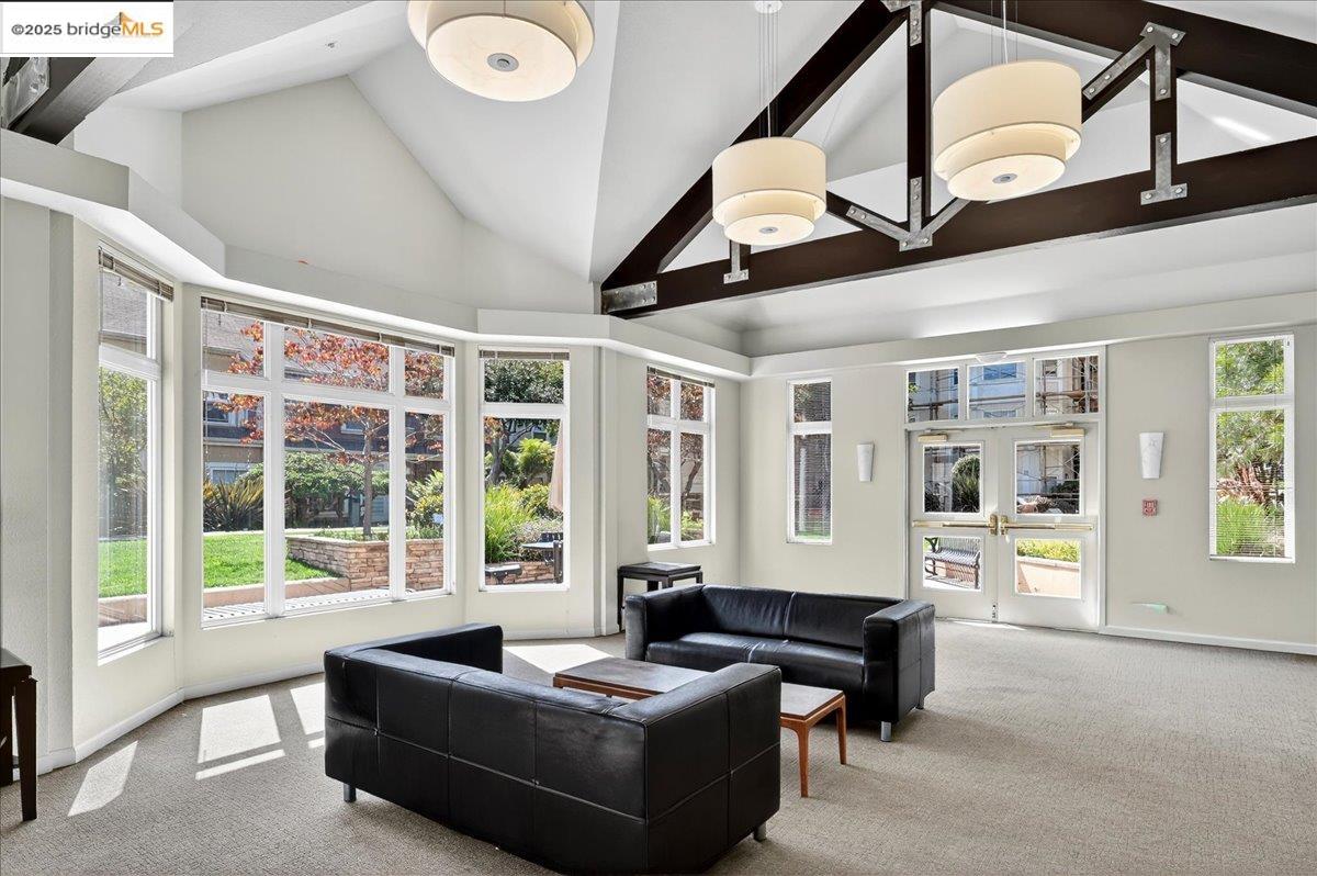 Detail Gallery Image 28 of 36 For 555 10th St #113,  Oakland,  CA 94607 - 3 Beds | 2 Baths