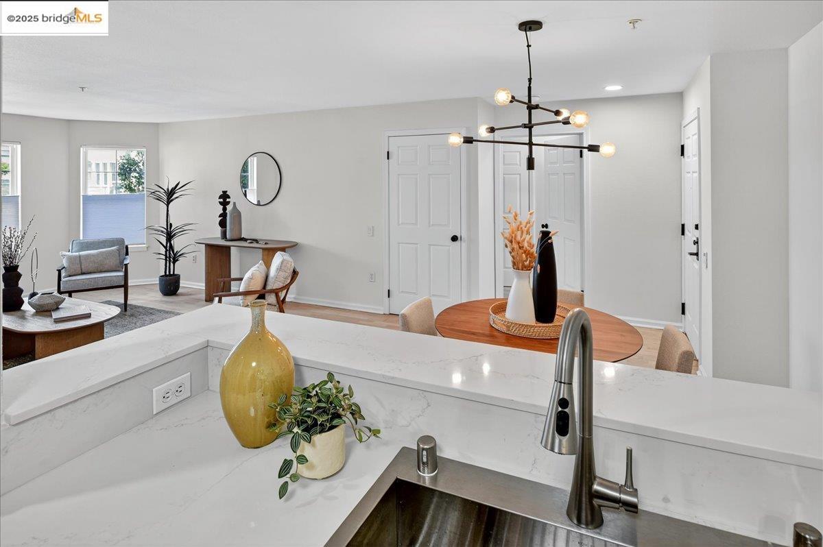 Detail Gallery Image 10 of 36 For 555 10th St #113,  Oakland,  CA 94607 - 3 Beds | 2 Baths