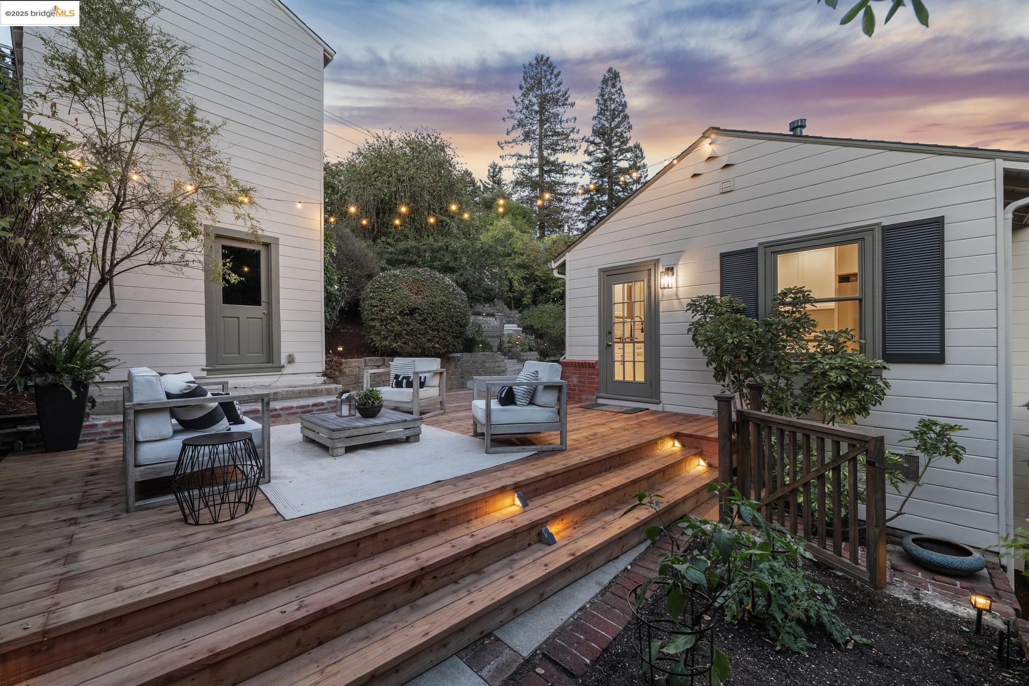 Detail Gallery Image 19 of 53 For 1301 Mountain Blvd, Oakland,  CA 94611 - 4 Beds | 3 Baths