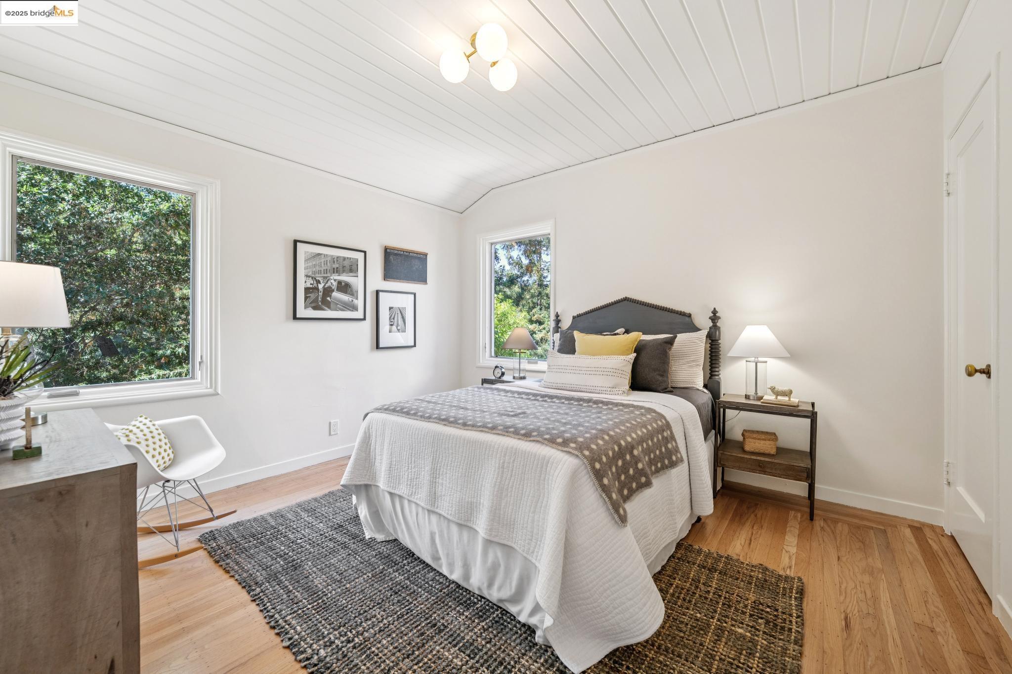 Detail Gallery Image 22 of 53 For 1301 Mountain Blvd, Oakland,  CA 94611 - 4 Beds | 3 Baths