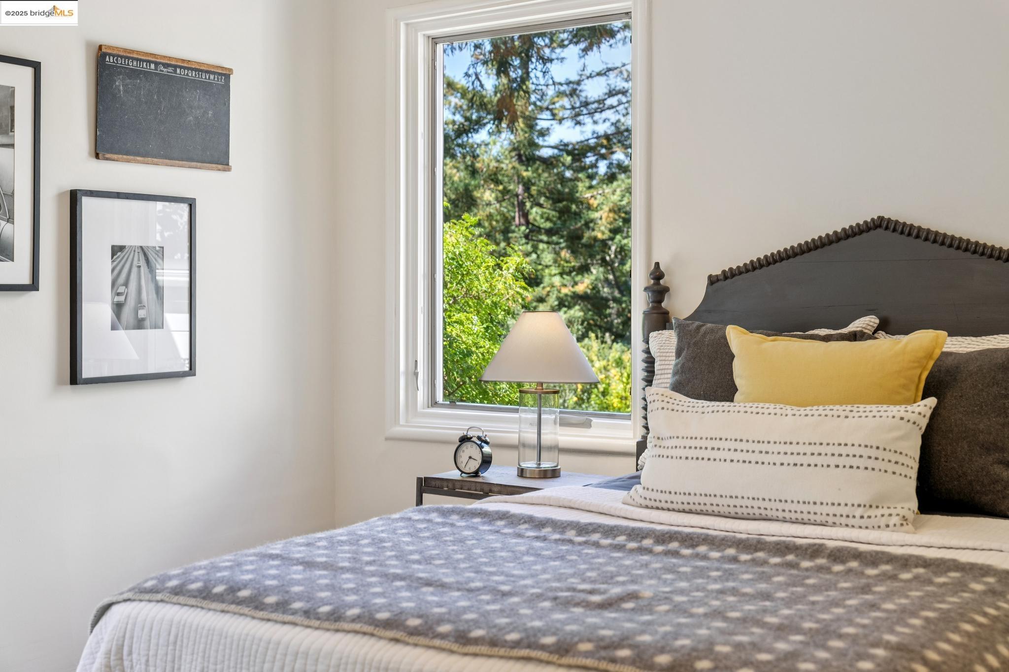 Detail Gallery Image 23 of 53 For 1301 Mountain Blvd, Oakland,  CA 94611 - 4 Beds | 3 Baths