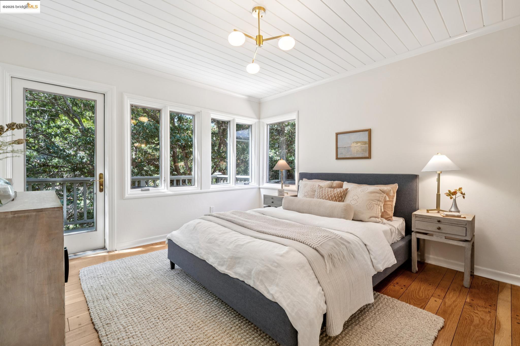 Detail Gallery Image 28 of 53 For 1301 Mountain Blvd, Oakland,  CA 94611 - 4 Beds | 3 Baths