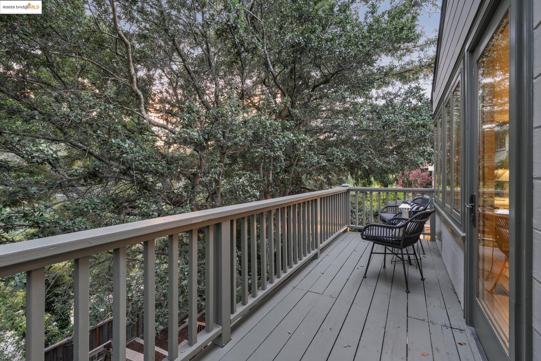 Detail Gallery Image 30 of 53 For 1301 Mountain Blvd, Oakland,  CA 94611 - 4 Beds | 3 Baths
