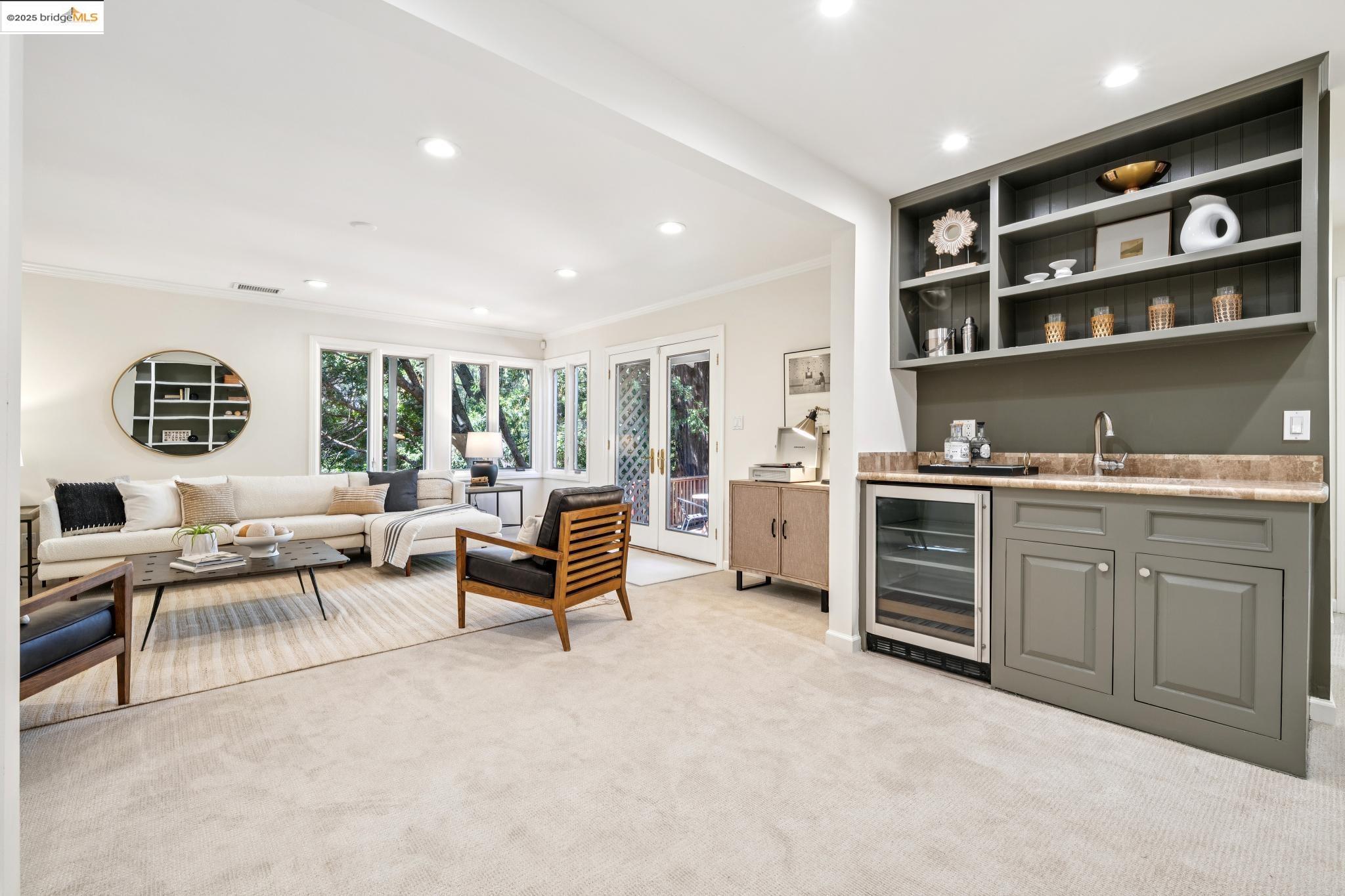 Detail Gallery Image 35 of 53 For 1301 Mountain Blvd, Oakland,  CA 94611 - 4 Beds | 3 Baths
