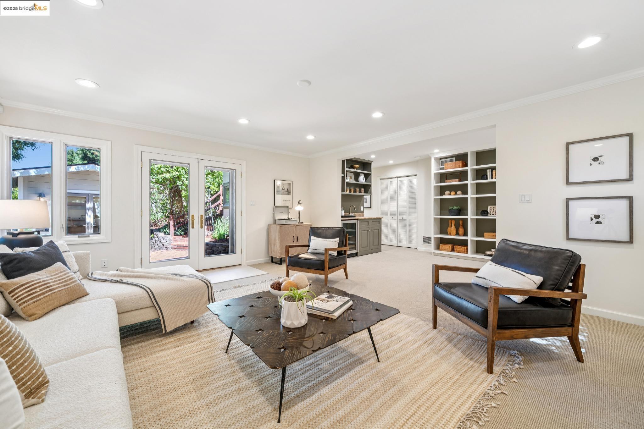 Detail Gallery Image 37 of 53 For 1301 Mountain Blvd, Oakland,  CA 94611 - 4 Beds | 3 Baths
