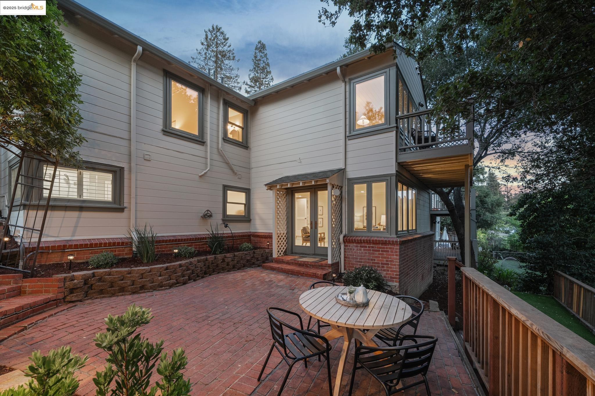 Detail Gallery Image 40 of 53 For 1301 Mountain Blvd, Oakland,  CA 94611 - 4 Beds | 3 Baths