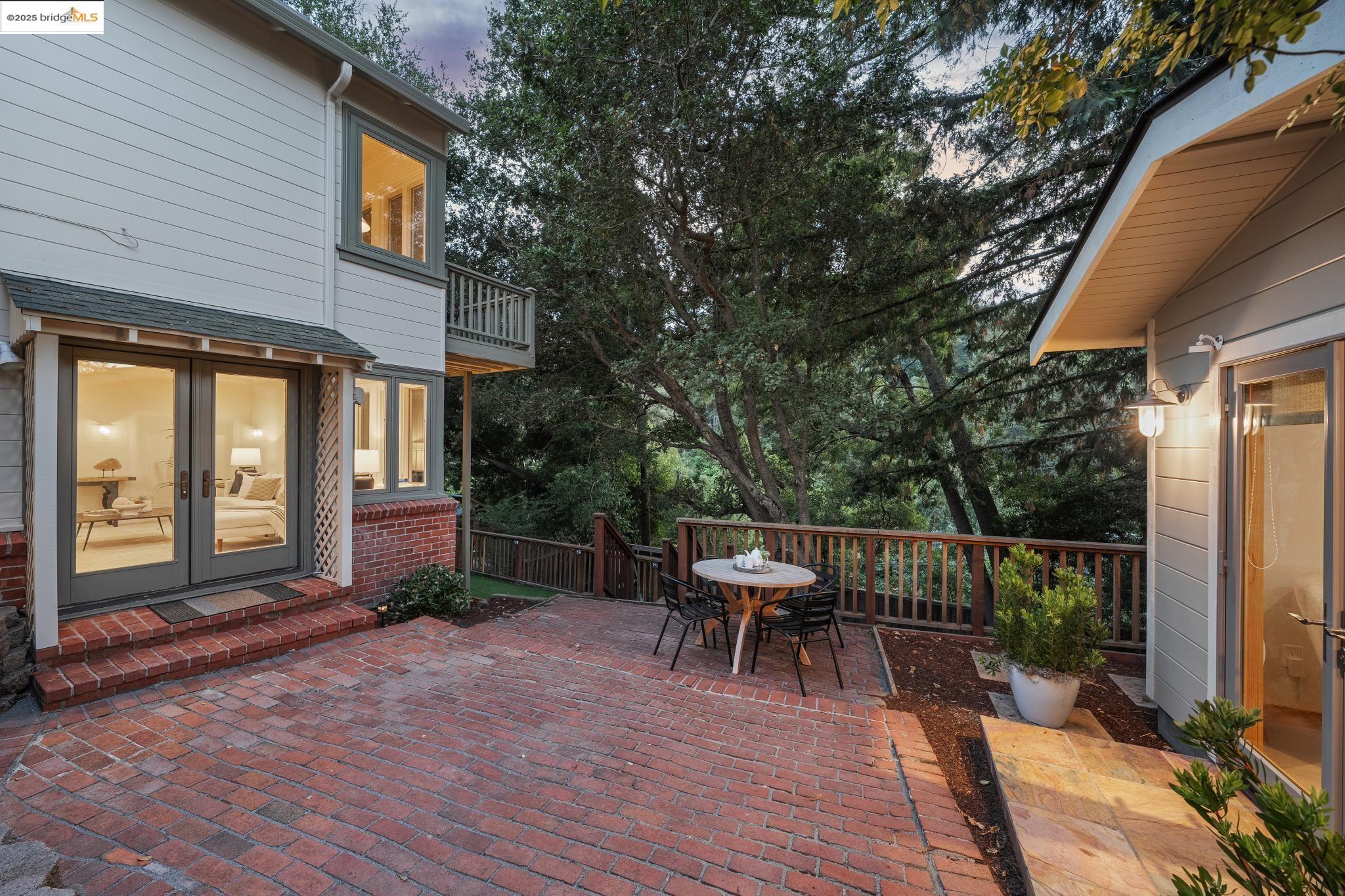 Detail Gallery Image 41 of 53 For 1301 Mountain Blvd, Oakland,  CA 94611 - 4 Beds | 3 Baths