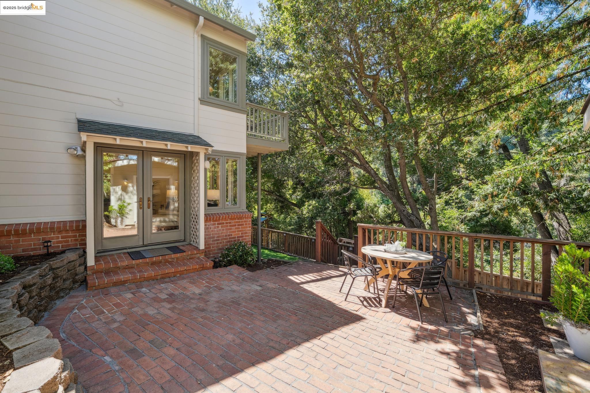 Detail Gallery Image 42 of 53 For 1301 Mountain Blvd, Oakland,  CA 94611 - 4 Beds | 3 Baths