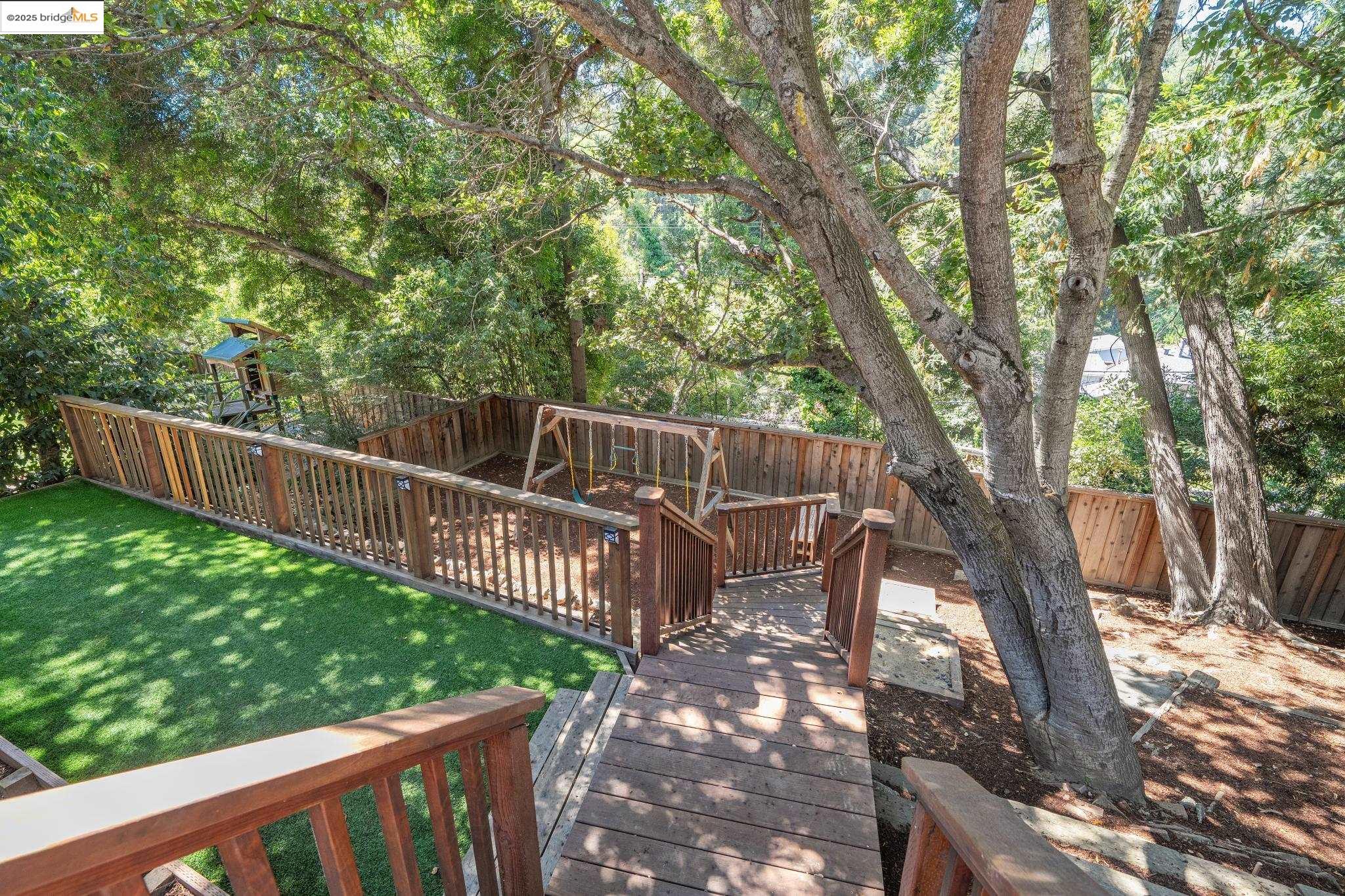 Detail Gallery Image 48 of 53 For 1301 Mountain Blvd, Oakland,  CA 94611 - 4 Beds | 3 Baths