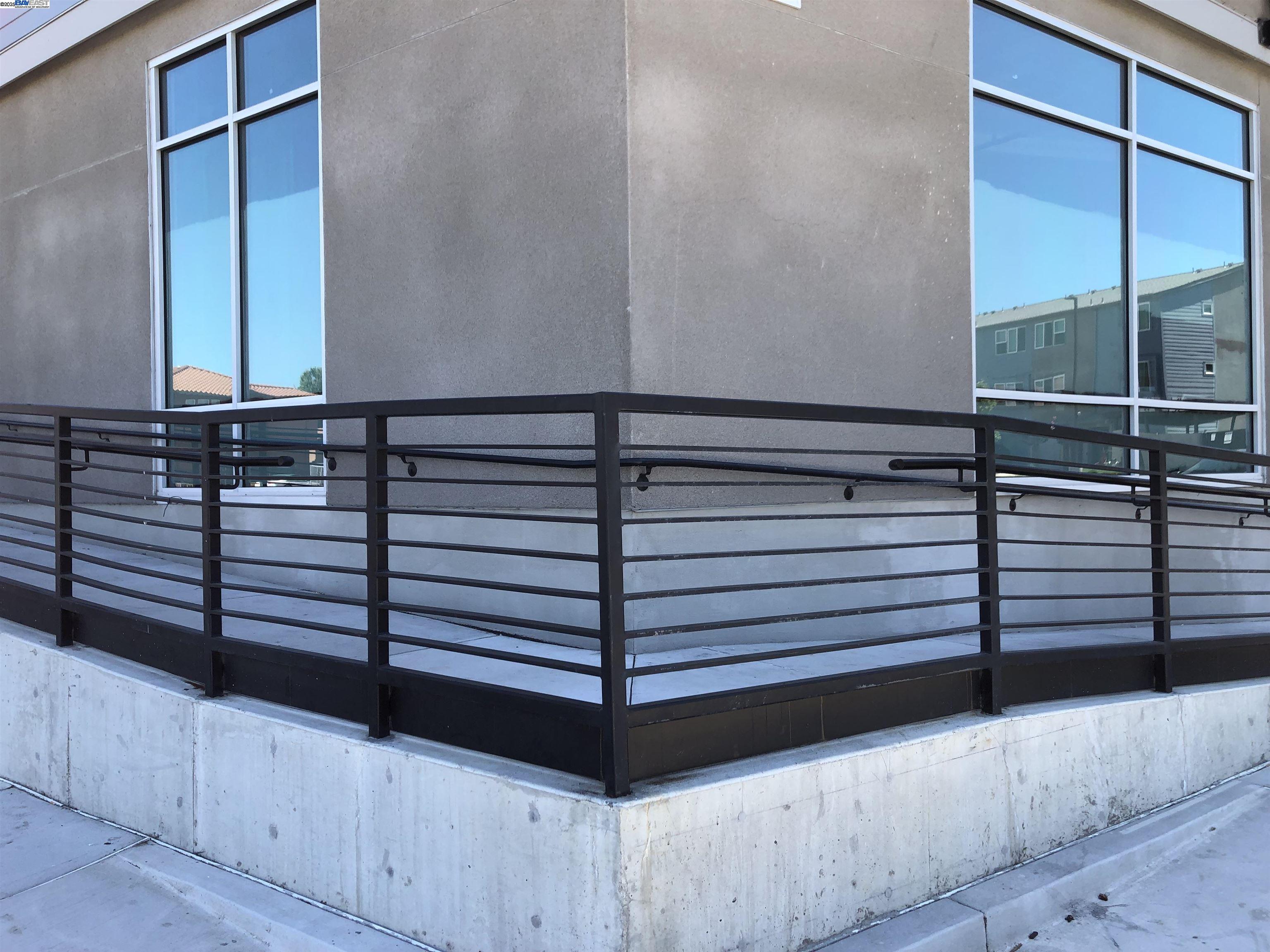 Detail Gallery Image 3 of 13 For 505 W 10th St, Pittsburg,  CA 94565 - – Beds | – Baths