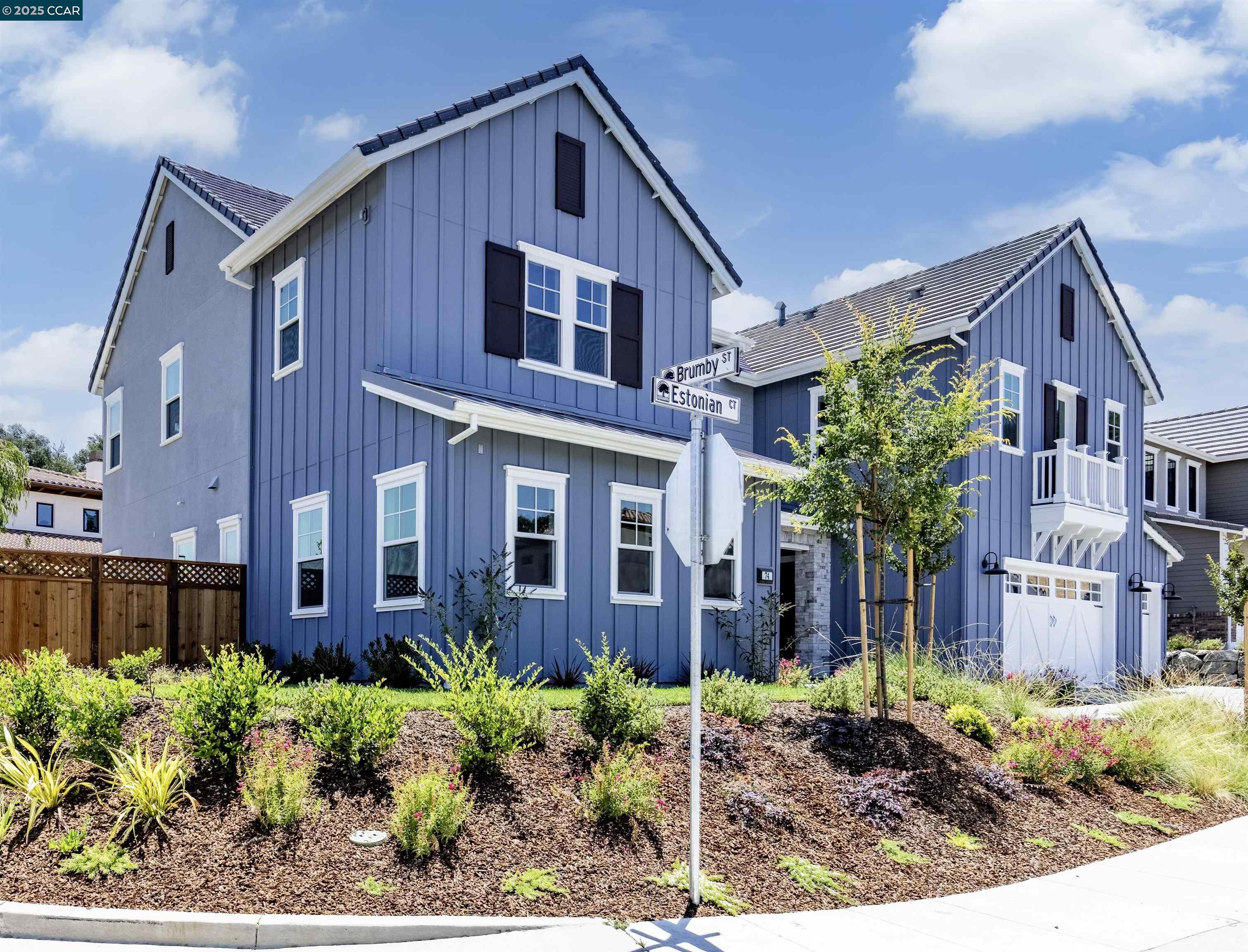 Detail Gallery Image 11 of 12 For 74 Estonian Court, Danville,  CA 94506 - 5 Beds | 5/1 Baths