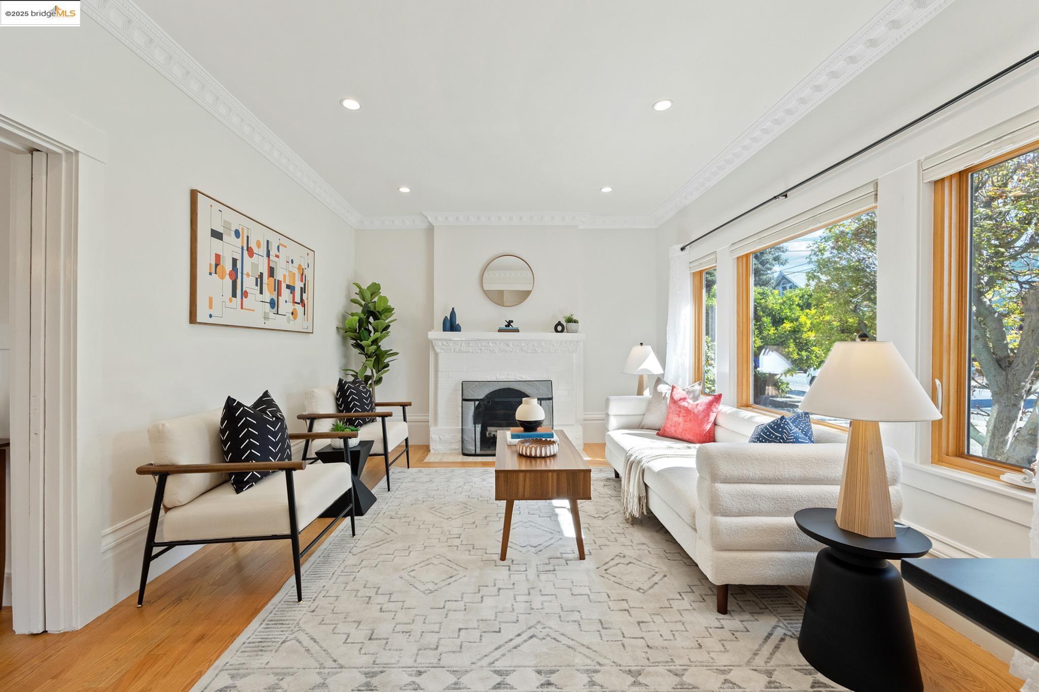 Detail Gallery Image 3 of 59 For 1026 Ventura Ave, Albany,  CA 94706 - 5 Beds | 4 Baths
