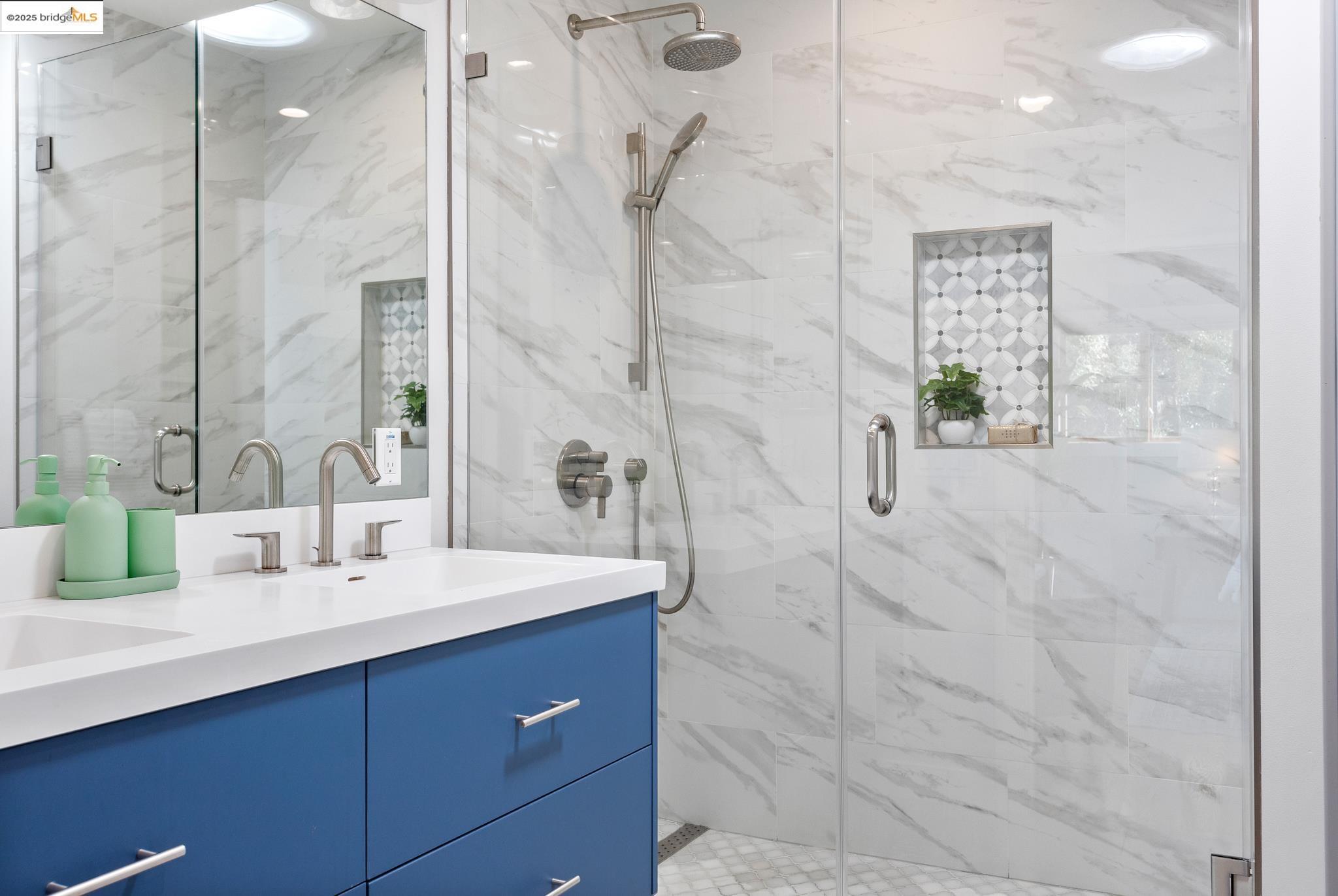 Detail Gallery Image 30 of 59 For 1026 Ventura Ave, Albany,  CA 94706 - 5 Beds | 4 Baths