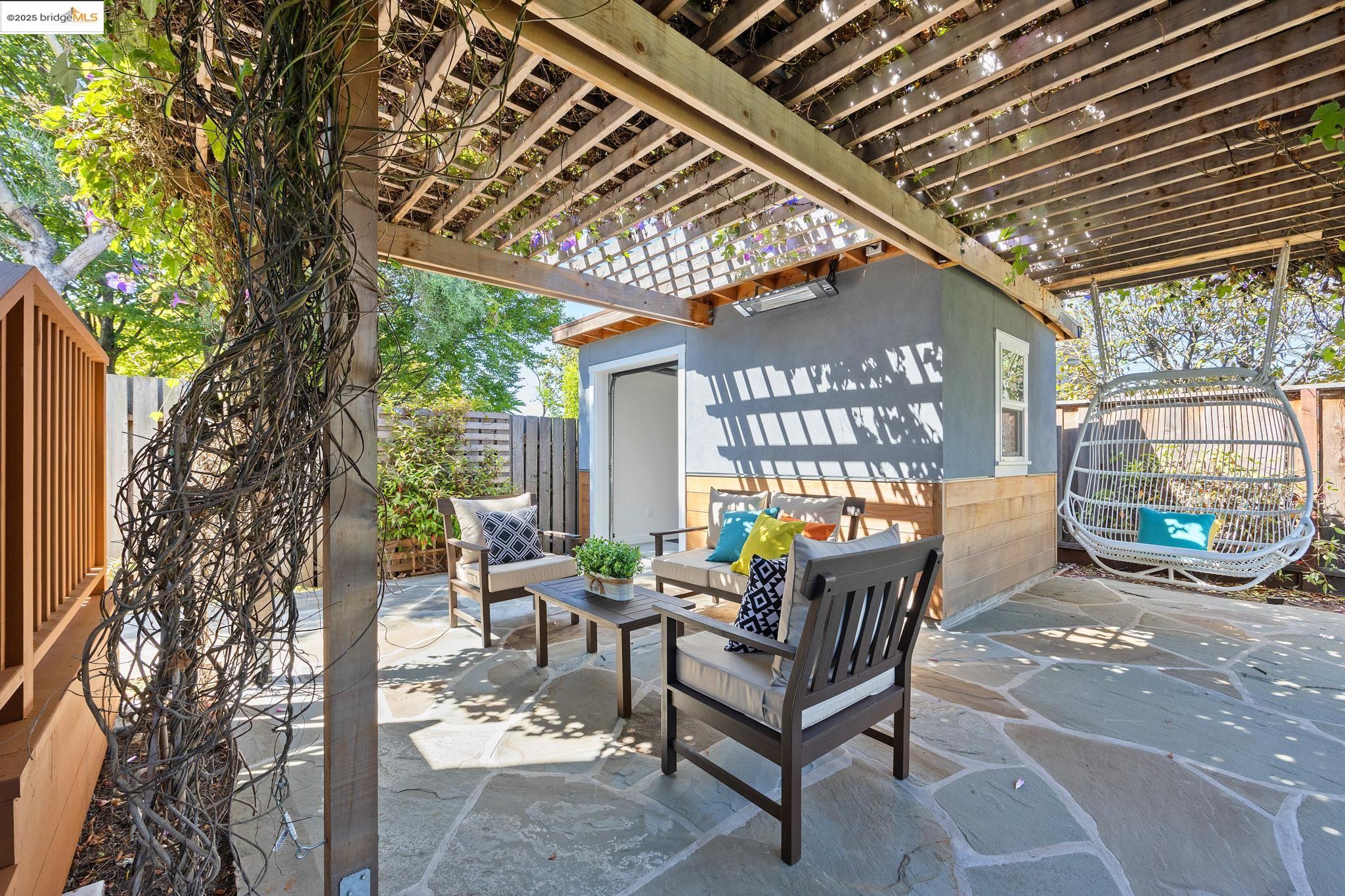 Detail Gallery Image 40 of 59 For 1026 Ventura Ave, Albany,  CA 94706 - 5 Beds | 4 Baths