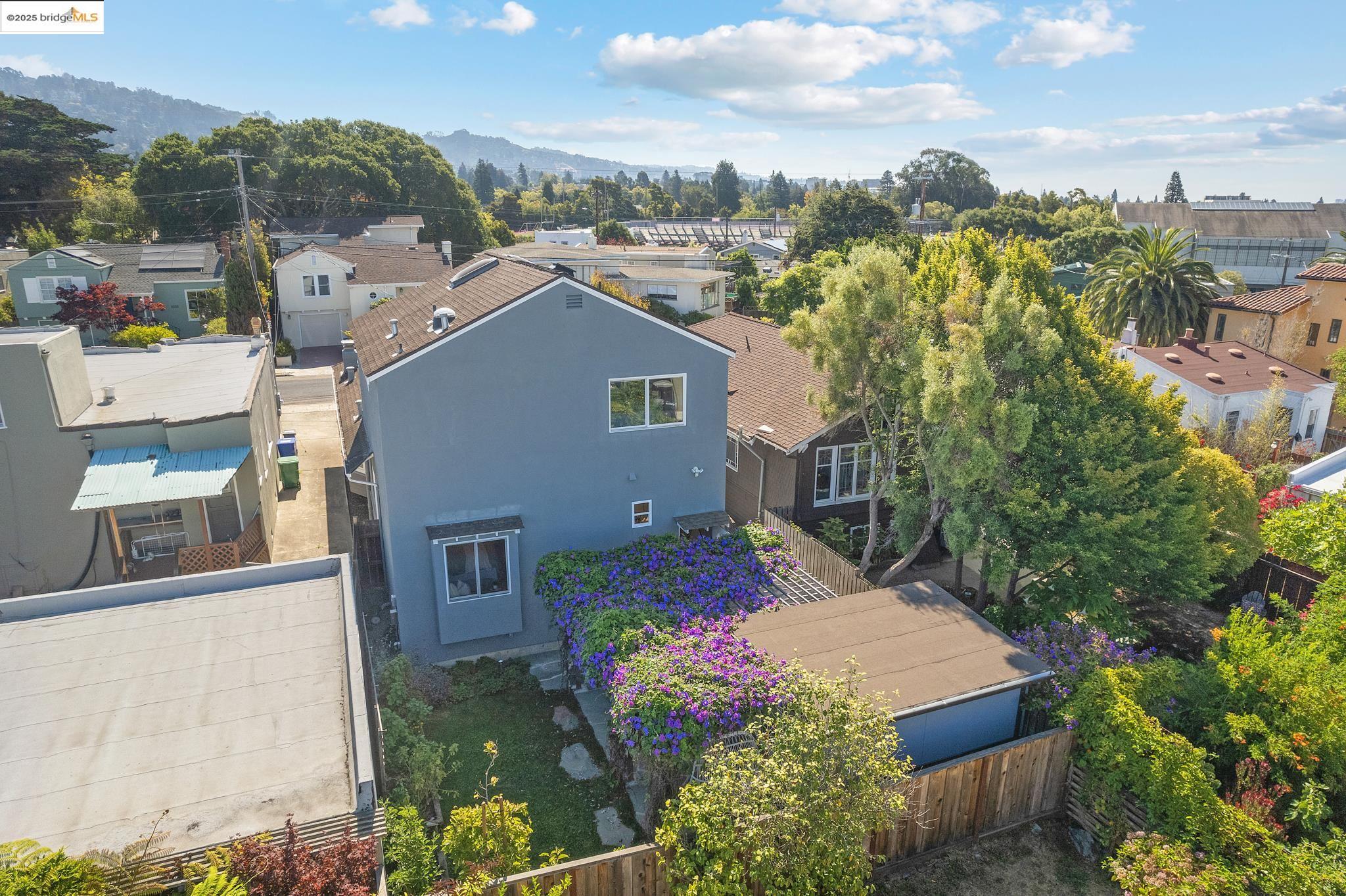 Detail Gallery Image 44 of 59 For 1026 Ventura Ave, Albany,  CA 94706 - 5 Beds | 4 Baths