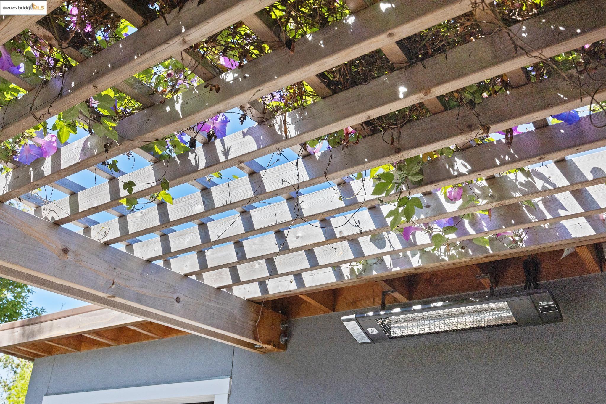 Detail Gallery Image 46 of 59 For 1026 Ventura Ave, Albany,  CA 94706 - 5 Beds | 4 Baths