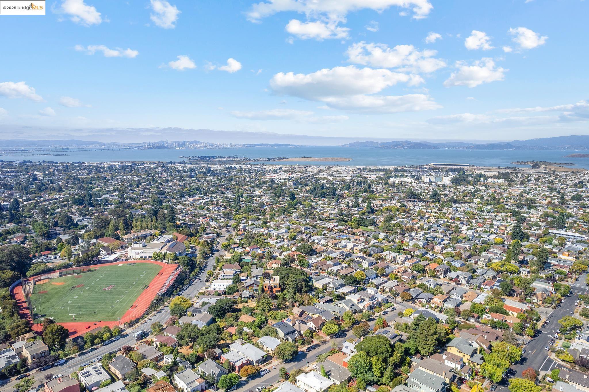 Detail Gallery Image 49 of 59 For 1026 Ventura Ave, Albany,  CA 94706 - 5 Beds | 4 Baths