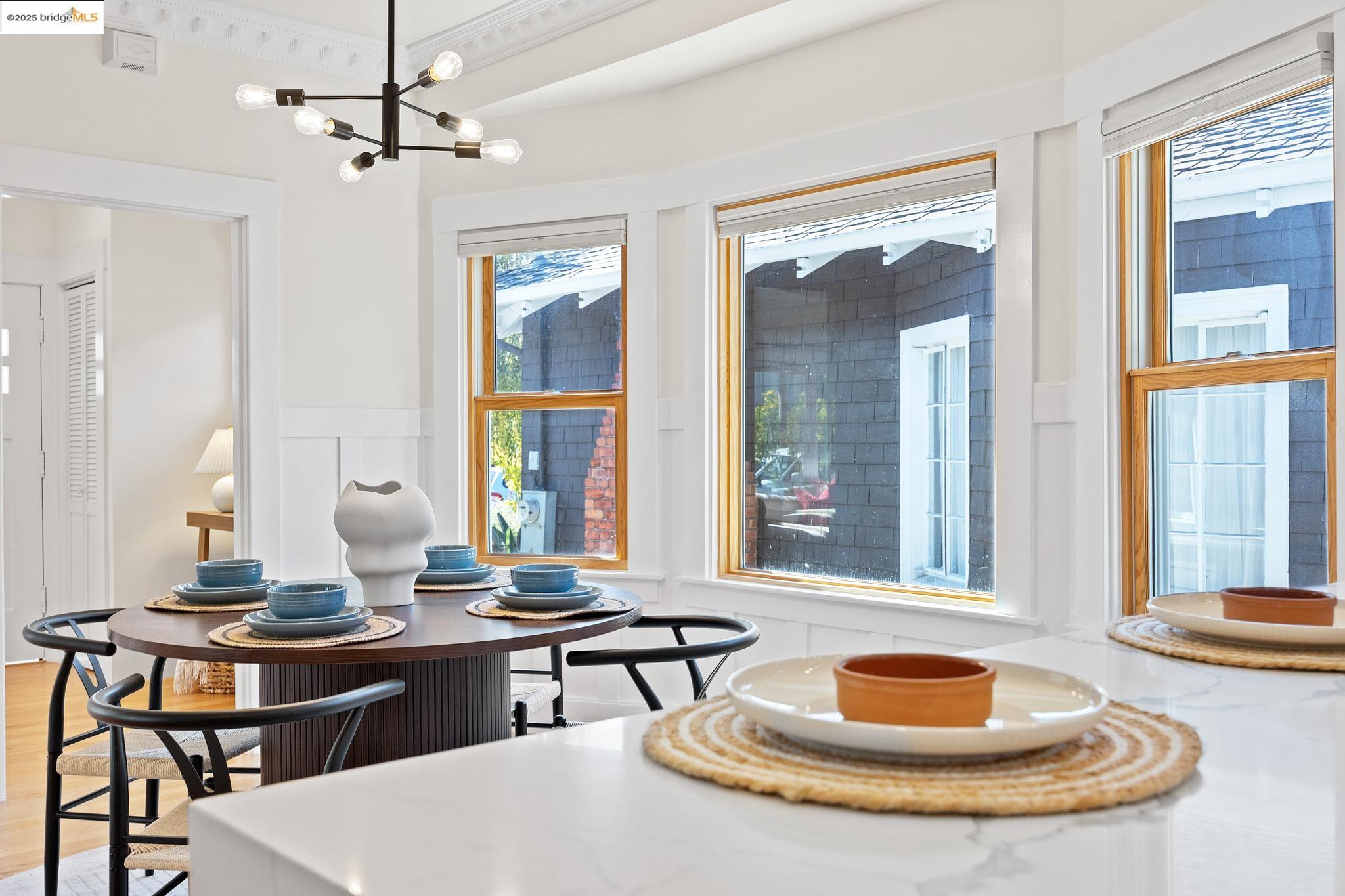 Detail Gallery Image 10 of 59 For 1026 Ventura Ave, Albany,  CA 94706 - 5 Beds | 4 Baths
