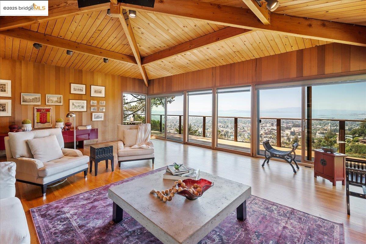 Detail Gallery Image 13 of 60 For 630 Panoramic Way, Berkeley,  CA 94704 - 6 Beds | 4 Baths