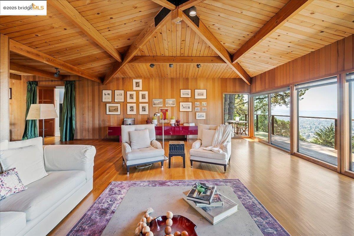 Detail Gallery Image 14 of 60 For 630 Panoramic Way, Berkeley,  CA 94704 - 6 Beds | 4 Baths