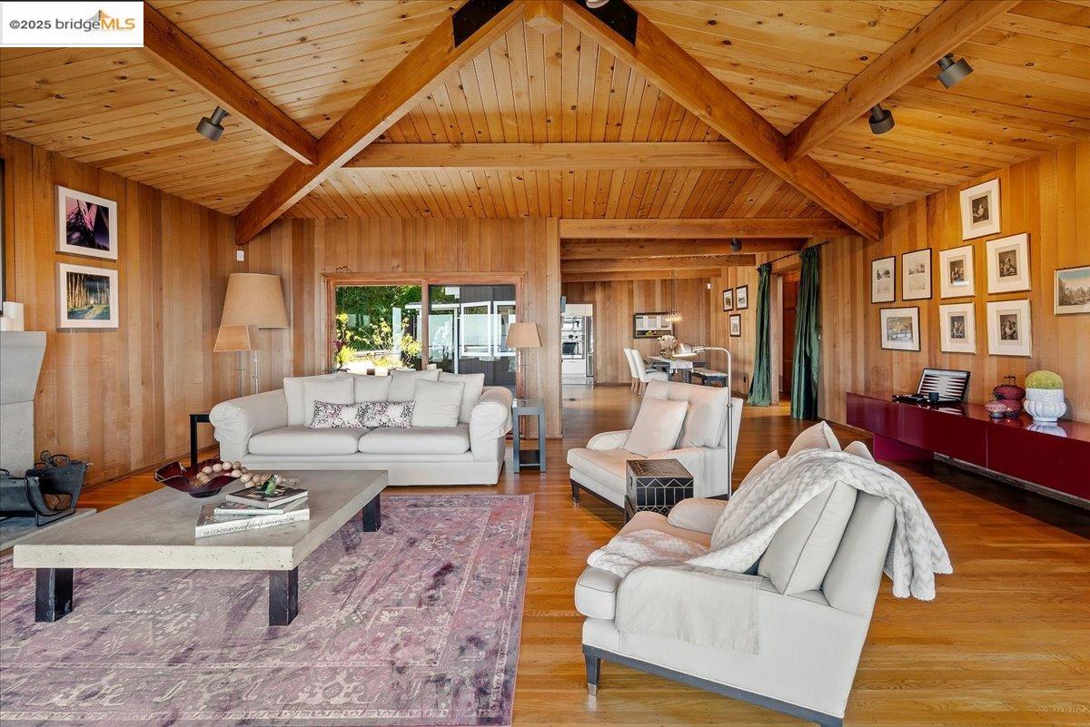 Detail Gallery Image 15 of 60 For 630 Panoramic Way, Berkeley,  CA 94704 - 6 Beds | 4 Baths