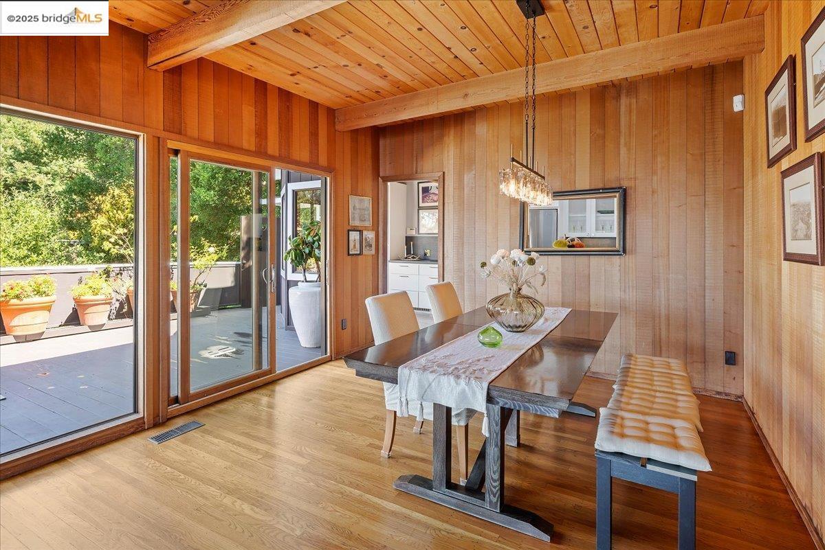 Detail Gallery Image 18 of 60 For 630 Panoramic Way, Berkeley,  CA 94704 - 6 Beds | 4 Baths