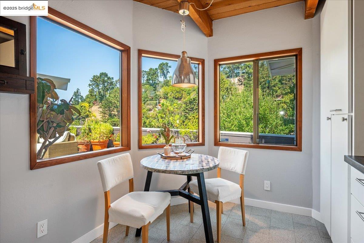 Detail Gallery Image 21 of 60 For 630 Panoramic Way, Berkeley,  CA 94704 - 6 Beds | 4 Baths