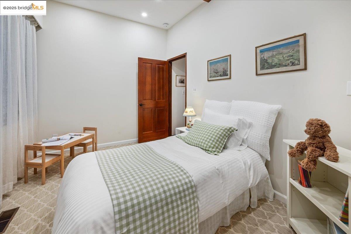 Detail Gallery Image 31 of 60 For 630 Panoramic Way, Berkeley,  CA 94704 - 6 Beds | 4 Baths
