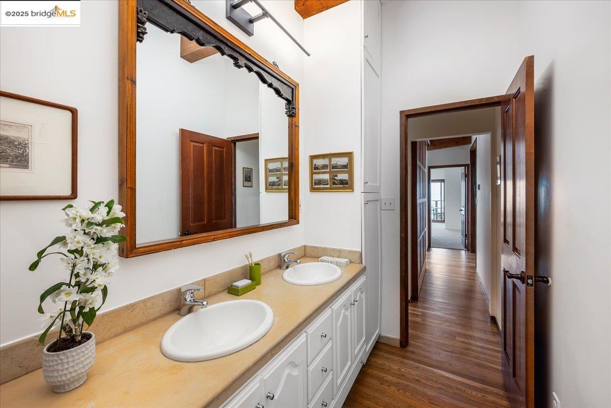 Detail Gallery Image 35 of 60 For 630 Panoramic Way, Berkeley,  CA 94704 - 6 Beds | 4 Baths