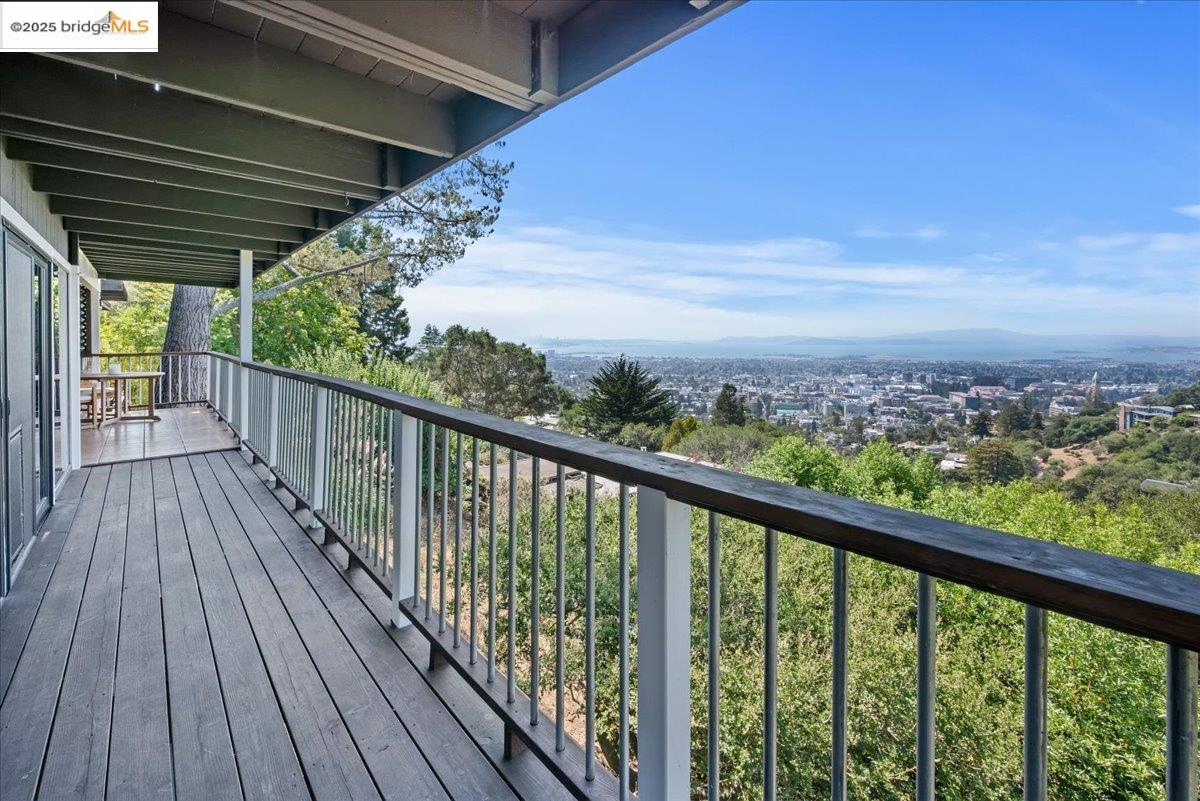 Detail Gallery Image 44 of 60 For 630 Panoramic Way, Berkeley,  CA 94704 - 6 Beds | 4 Baths