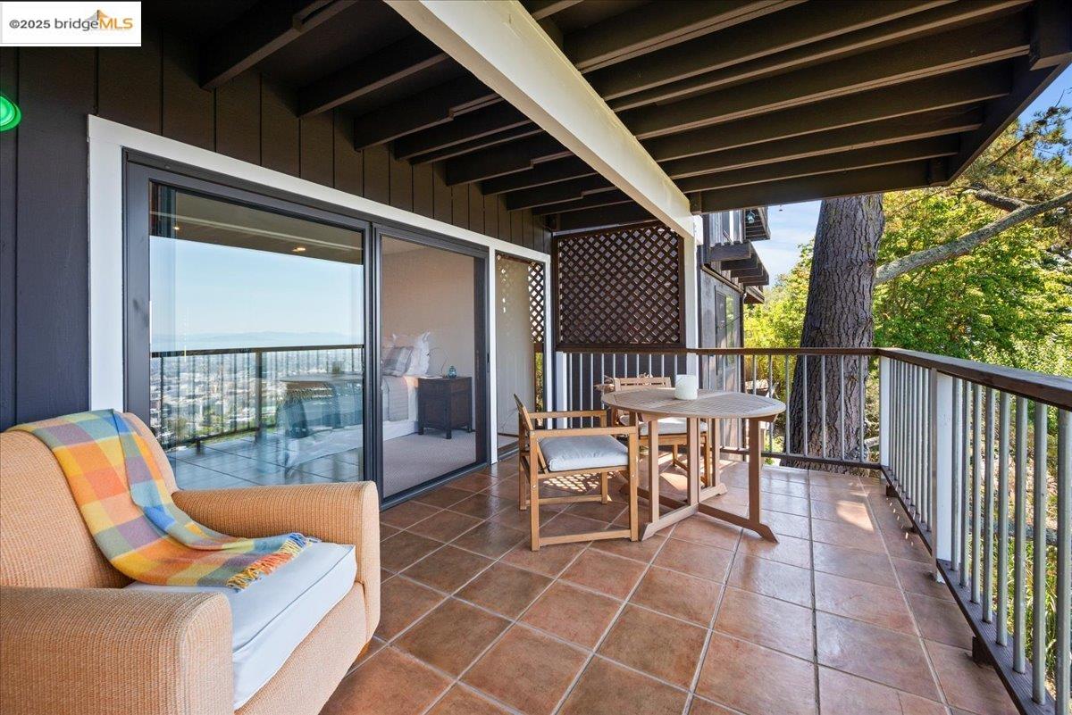 Detail Gallery Image 51 of 60 For 630 Panoramic Way, Berkeley,  CA 94704 - 6 Beds | 4 Baths