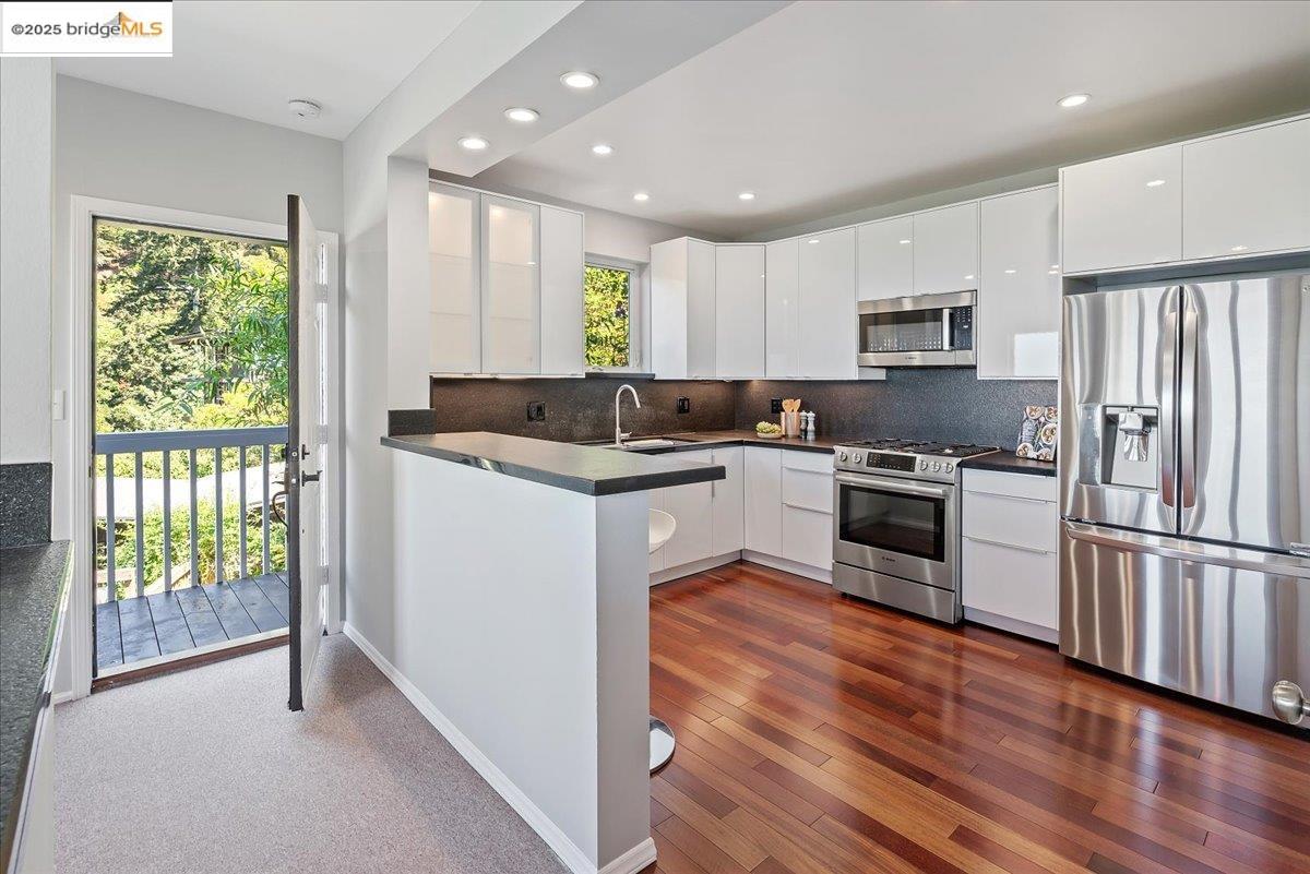Detail Gallery Image 52 of 60 For 630 Panoramic Way, Berkeley,  CA 94704 - 6 Beds | 4 Baths