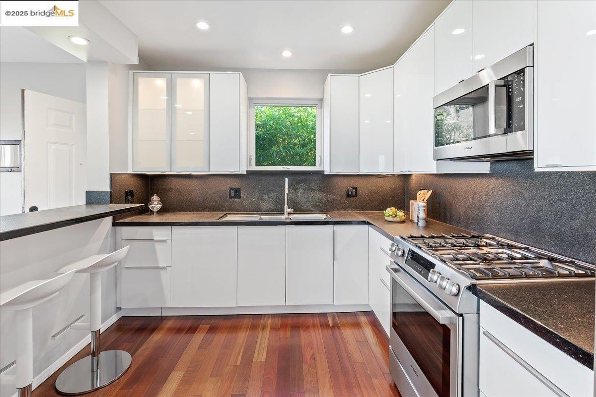 Detail Gallery Image 53 of 60 For 630 Panoramic Way, Berkeley,  CA 94704 - 6 Beds | 4 Baths