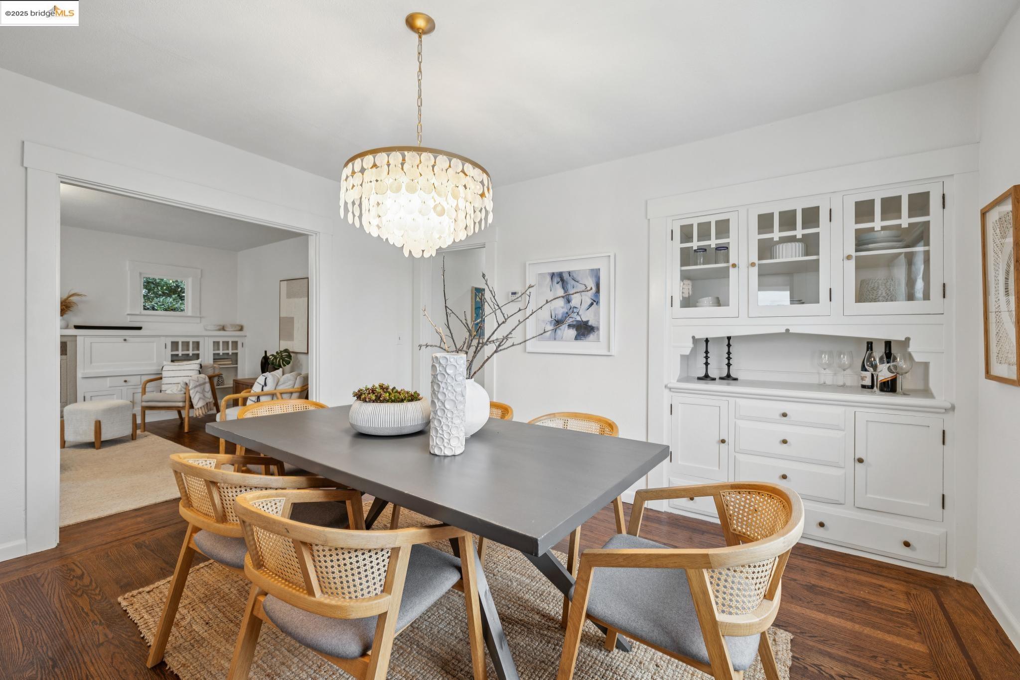 Detail Gallery Image 11 of 38 For 891 57th St, Oakland,  CA 94608 - 2 Beds | 1 Baths