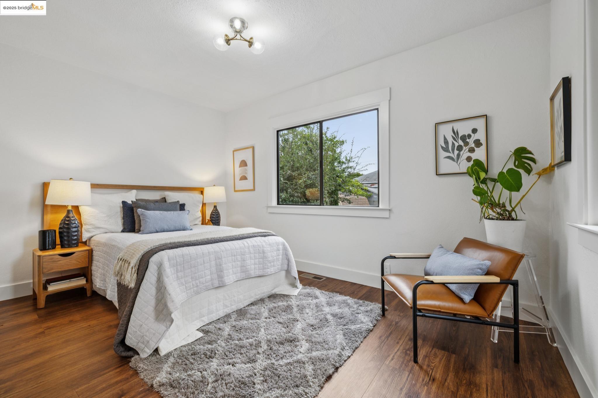 Detail Gallery Image 19 of 38 For 891 57th St, Oakland,  CA 94608 - 2 Beds | 1 Baths