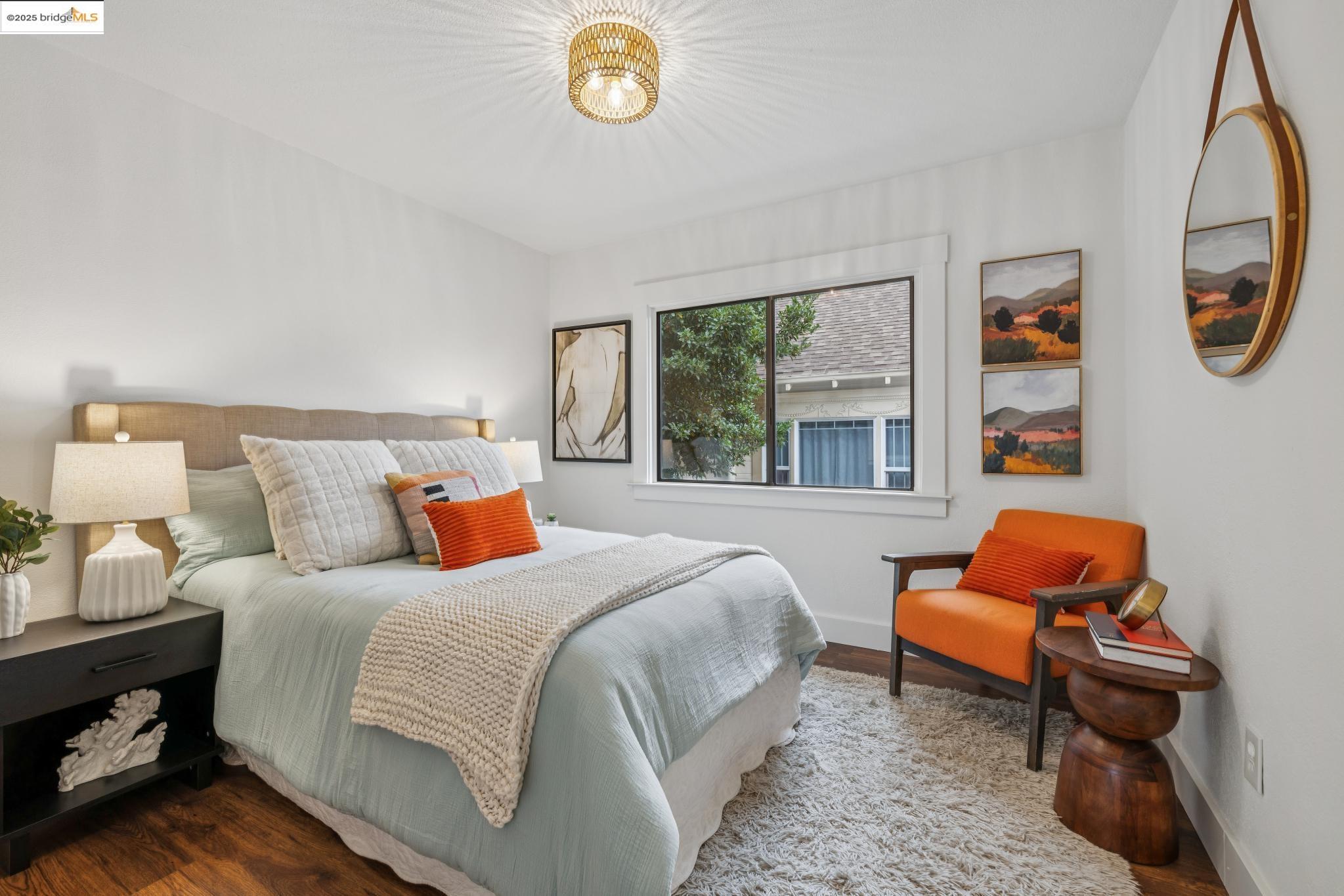 Detail Gallery Image 22 of 38 For 891 57th St, Oakland,  CA 94608 - 2 Beds | 1 Baths