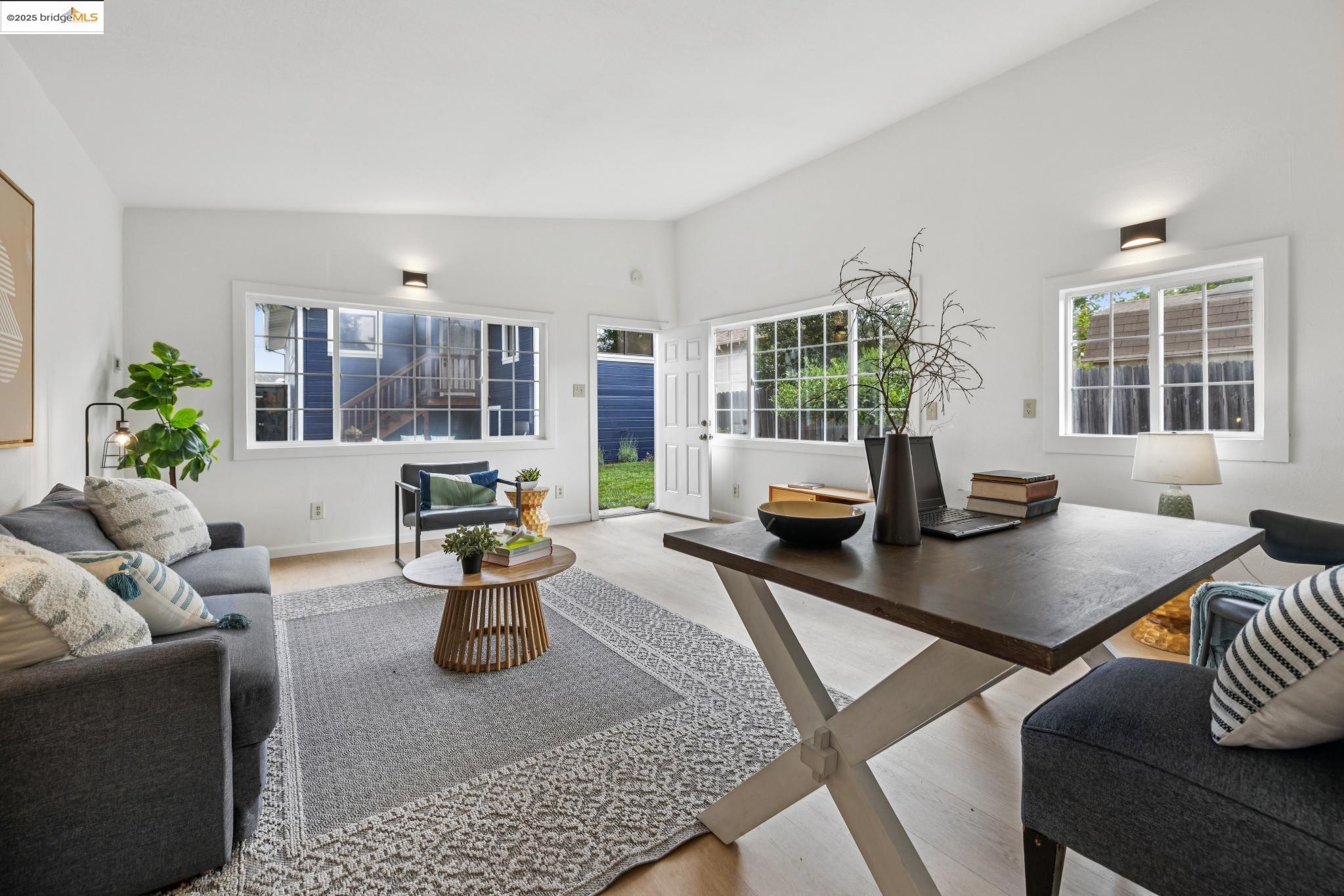 Detail Gallery Image 31 of 38 For 891 57th St, Oakland,  CA 94608 - 2 Beds | 1 Baths