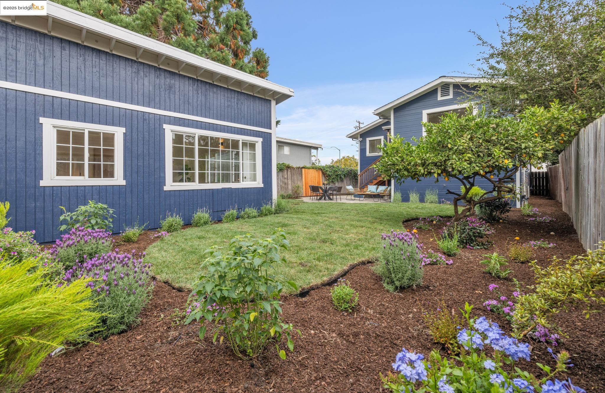 Detail Gallery Image 32 of 38 For 891 57th St, Oakland,  CA 94608 - 2 Beds | 1 Baths