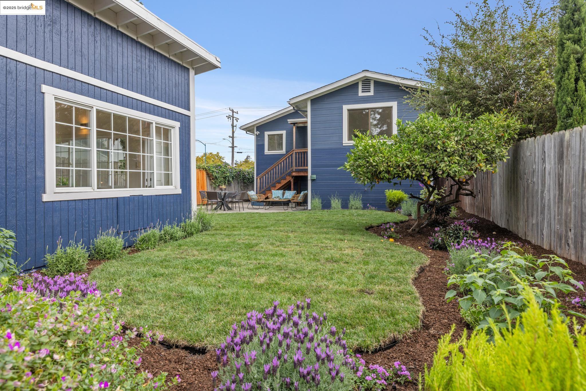 Detail Gallery Image 36 of 38 For 891 57th St, Oakland,  CA 94608 - 2 Beds | 1 Baths
