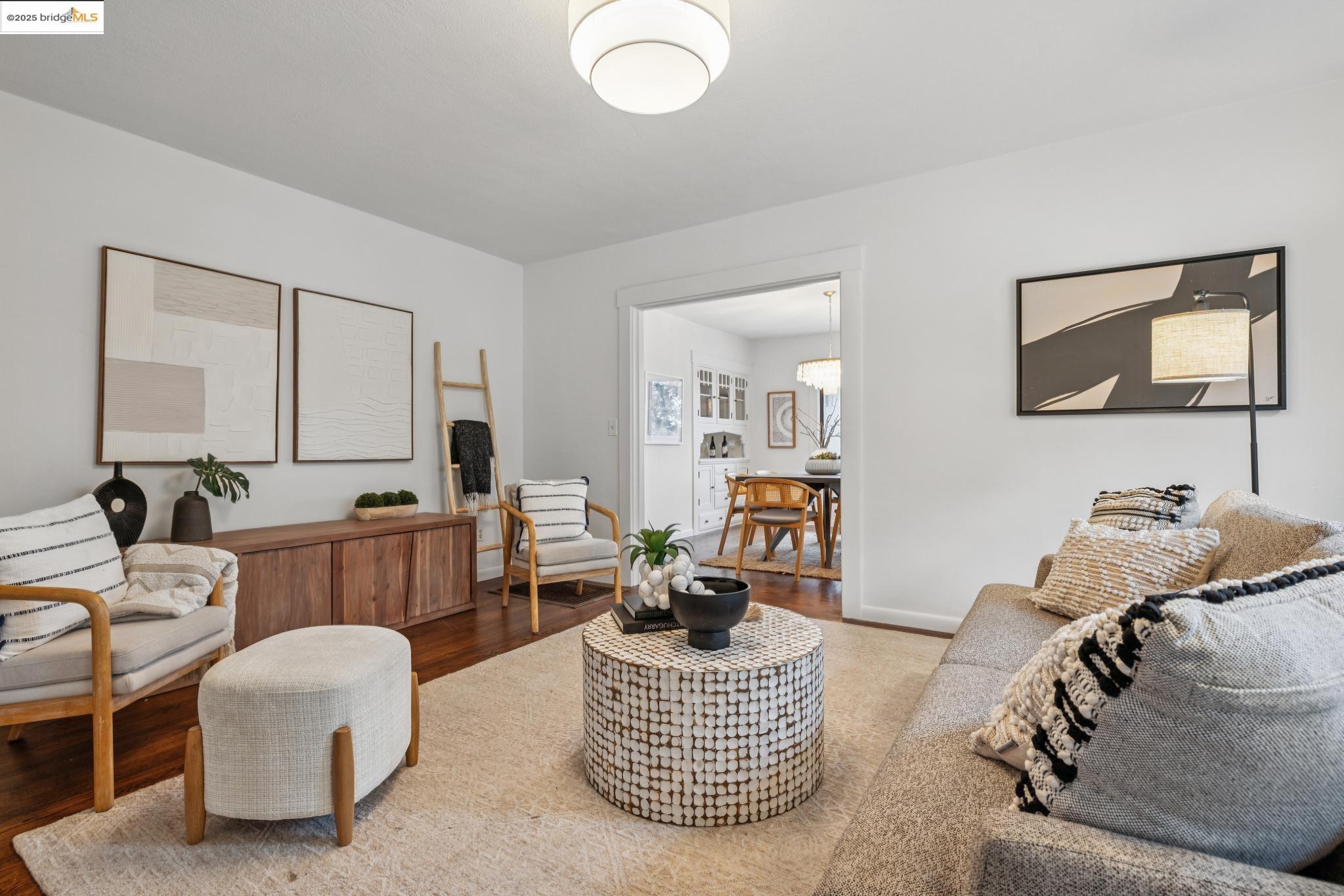 Detail Gallery Image 7 of 38 For 891 57th St, Oakland,  CA 94608 - 2 Beds | 1 Baths