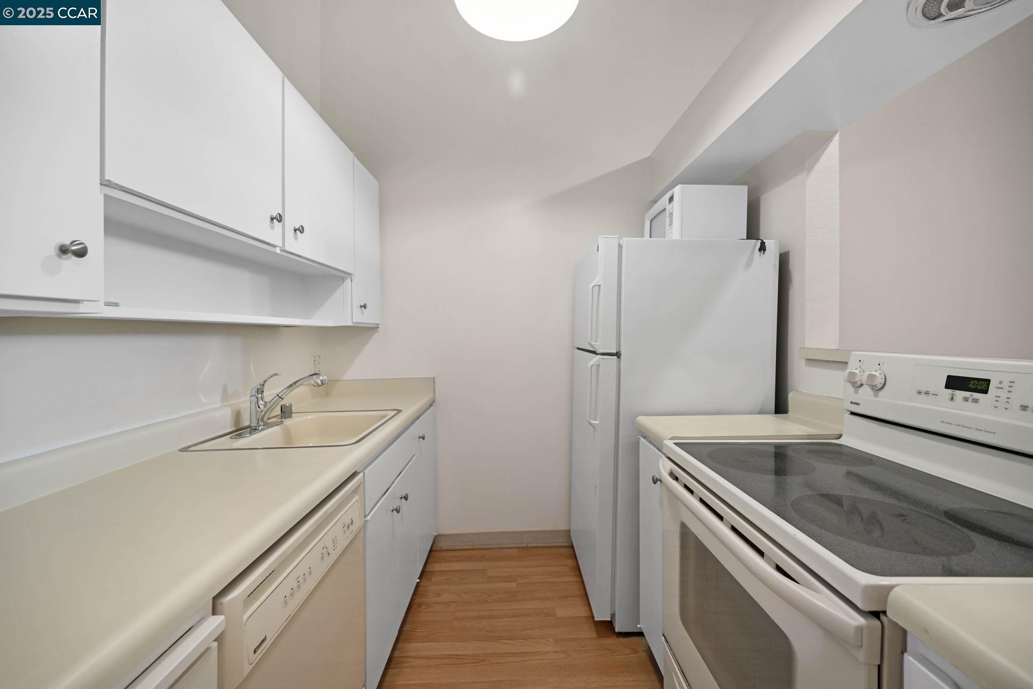 Photo #6: 41110243 Listing 