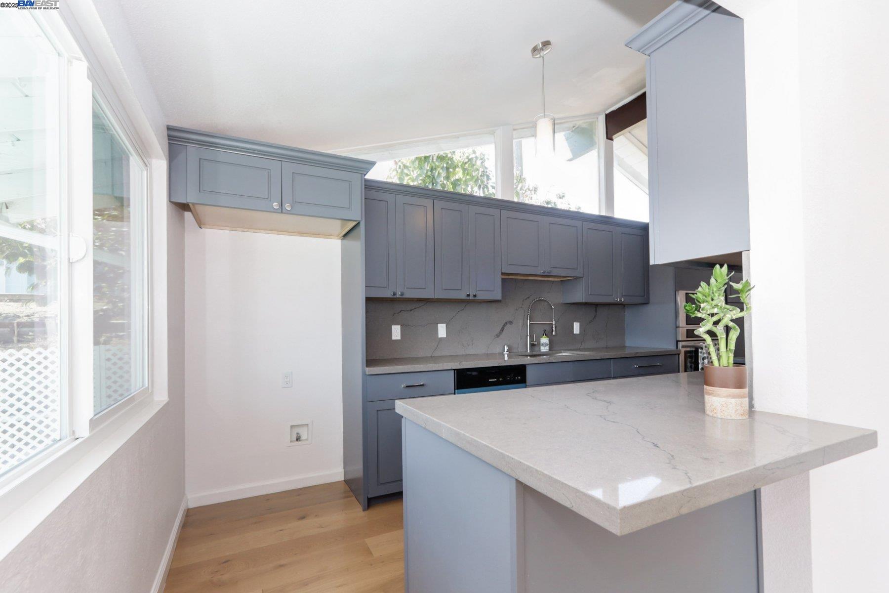 Detail Gallery Image 15 of 37 For 2575 Bantry Lane, South San Francisco,  CA 94080 - 4 Beds | 3 Baths