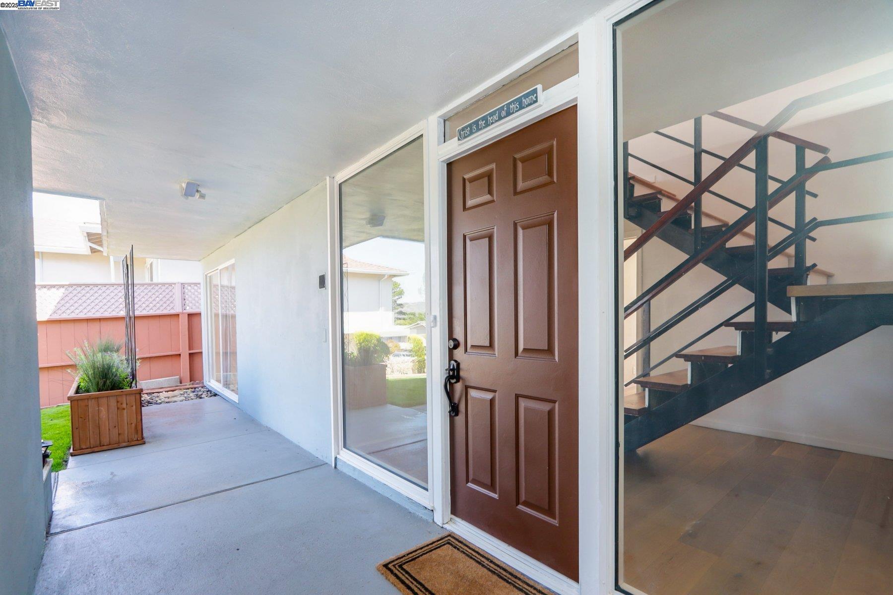 Detail Gallery Image 3 of 37 For 2575 Bantry Lane, South San Francisco,  CA 94080 - 4 Beds | 3 Baths